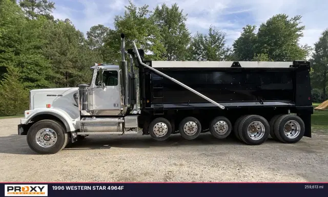 Image of Western Star 4964F equipment image 1