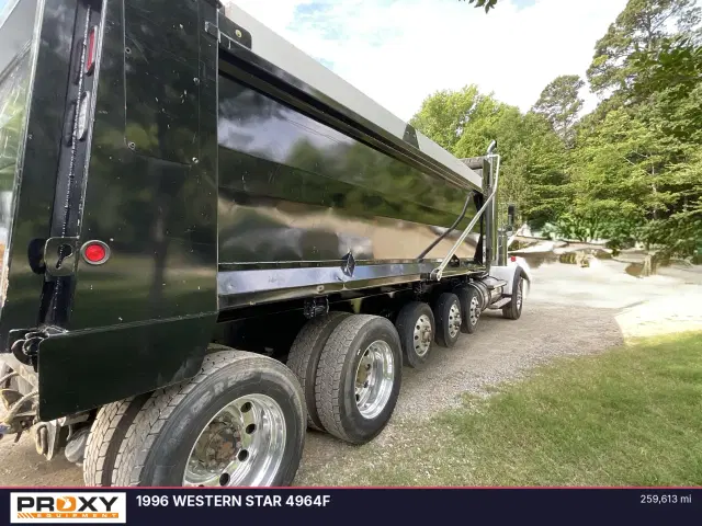 Image of Western Star 4964F equipment image 3