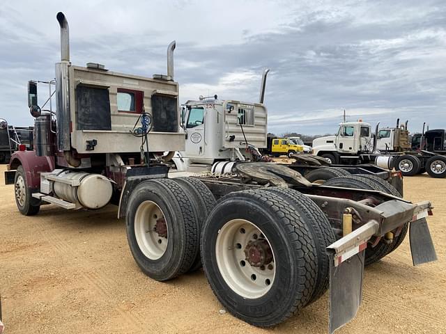 Image of Western Star 4964F equipment image 1