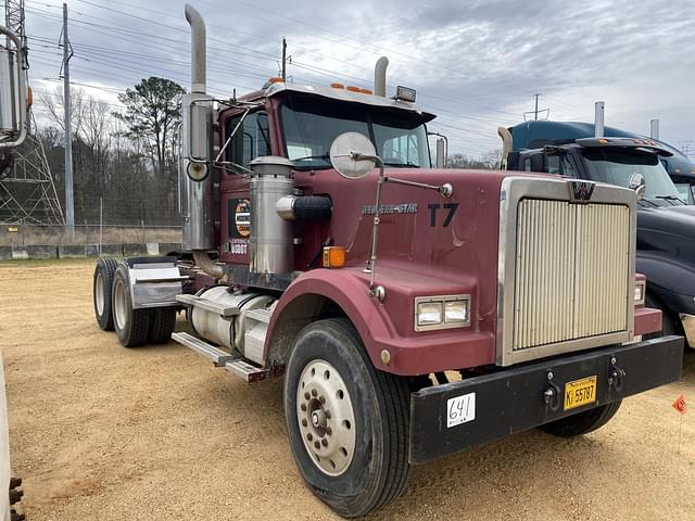 Image of Western Star 4964F equipment image 3