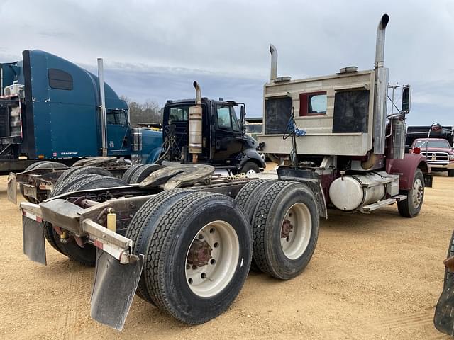 Image of Western Star 4964F equipment image 2