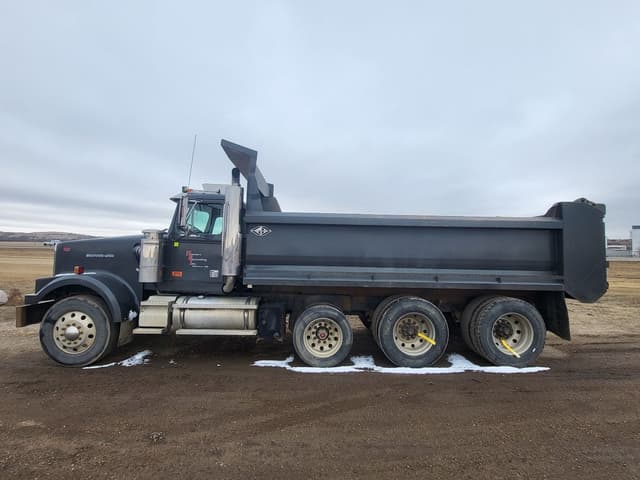 Image of Western Star 4964F equipment image 2