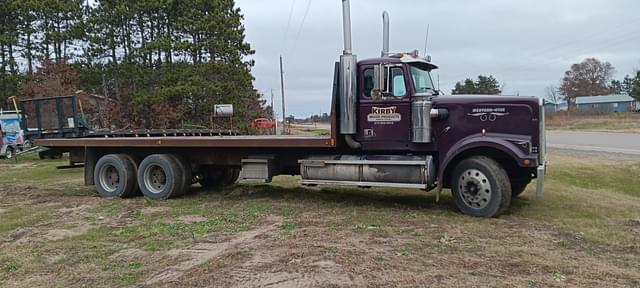 Image of Western Star 4900 equipment image 1