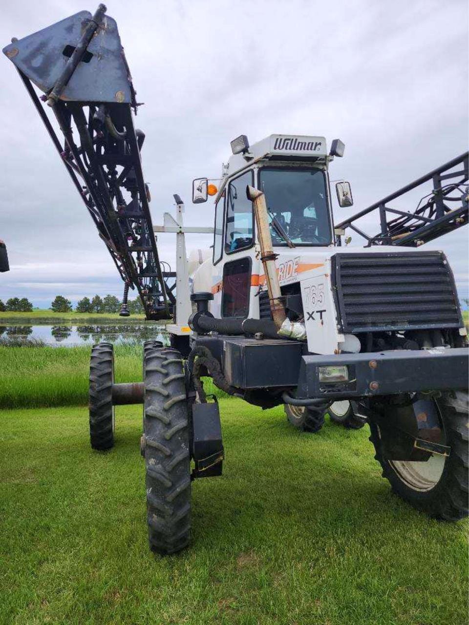 1996 Willmar 765XT Equipment Image0