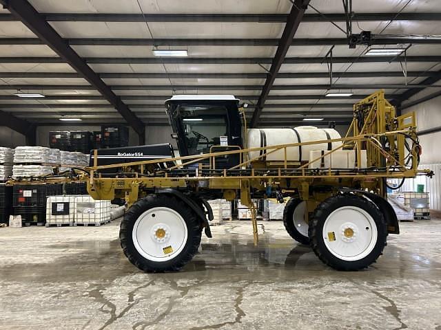 Image of Ag-Chem RoGator 554 equipment image 2