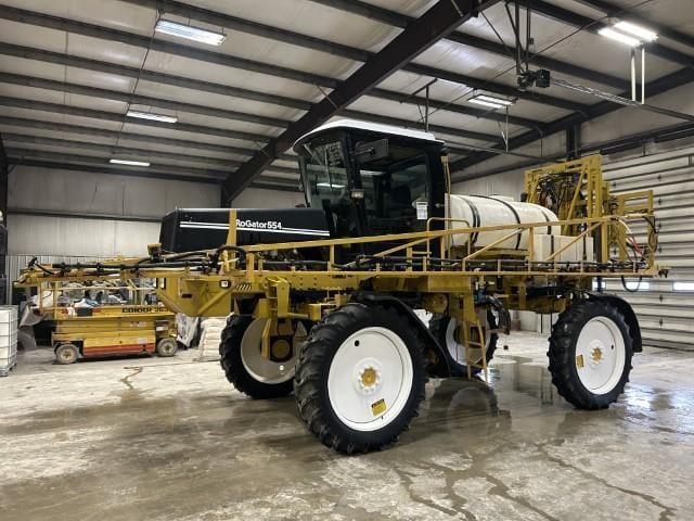 Main image Ag-Chem RoGator 554