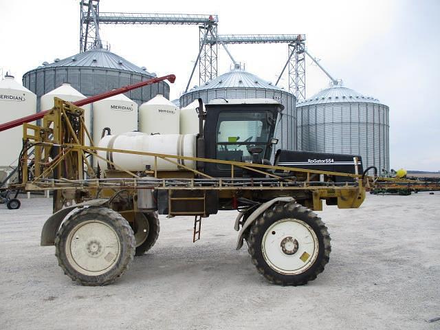 Image of Ag-Chem RoGator 554 equipment image 3