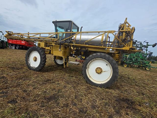 Image of Ag-Chem RoGator 854 equipment image 4