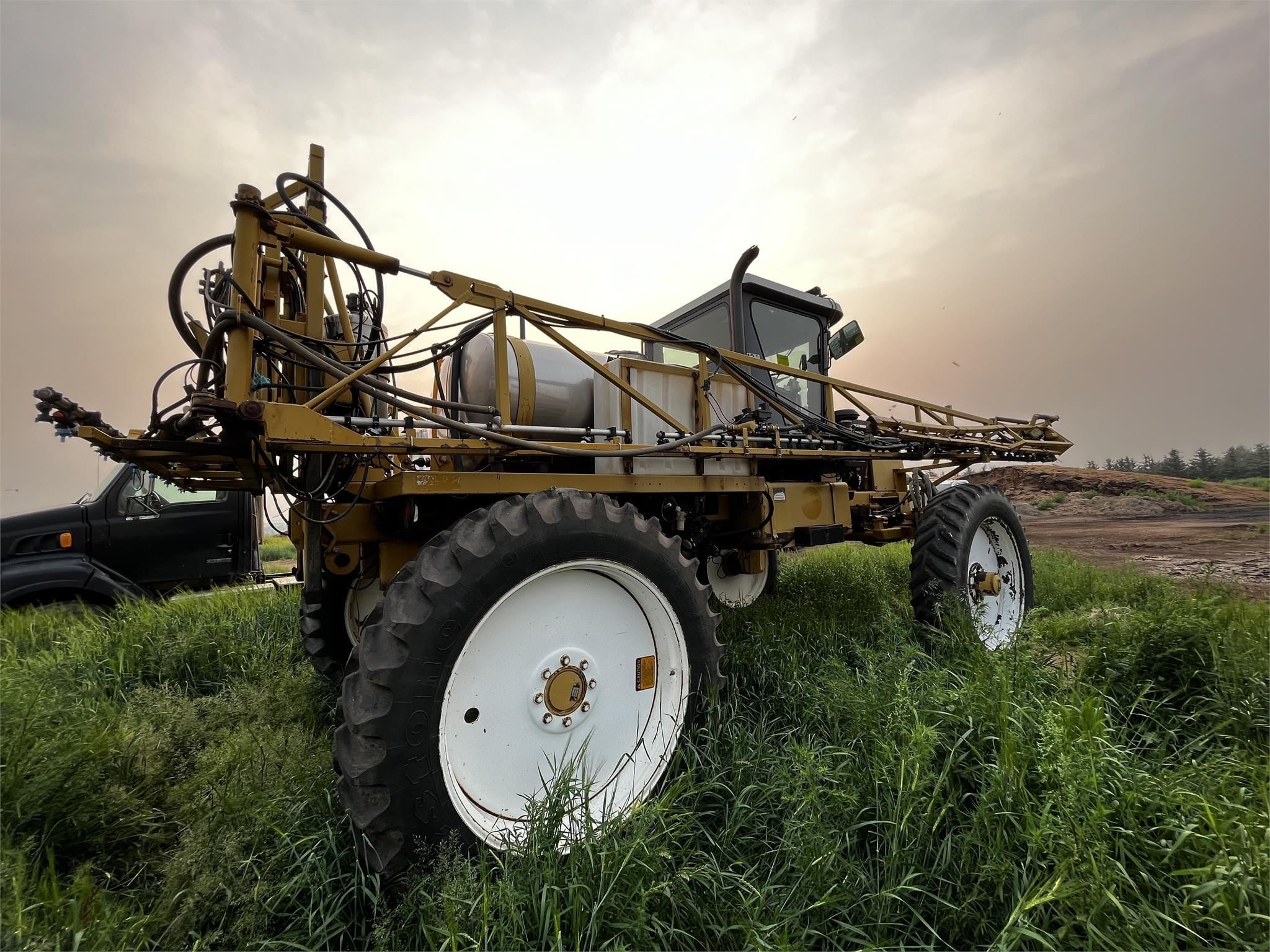Main image Ag-Chem RoGator 854