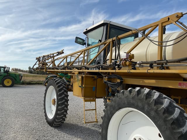 Image of Ag-Chem RoGator 854 equipment image 1