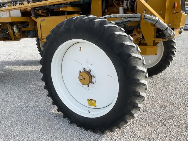 Image of Ag-Chem RoGator 854 equipment image 4