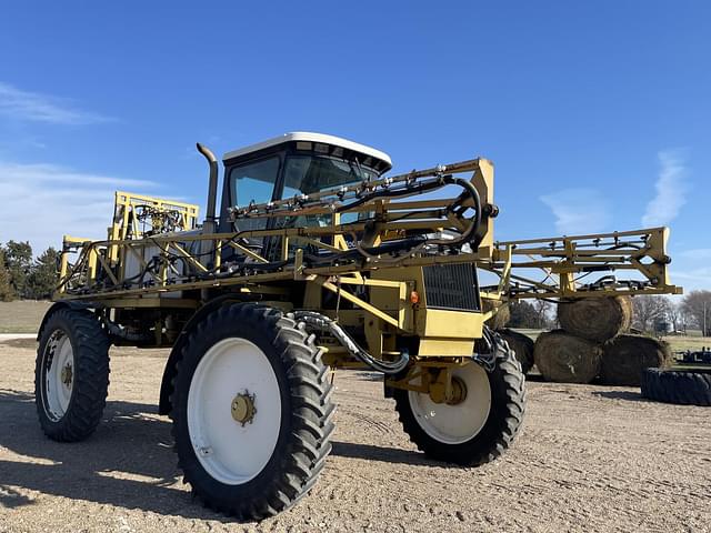 Image of Ag-Chem RoGator 854 equipment image 3