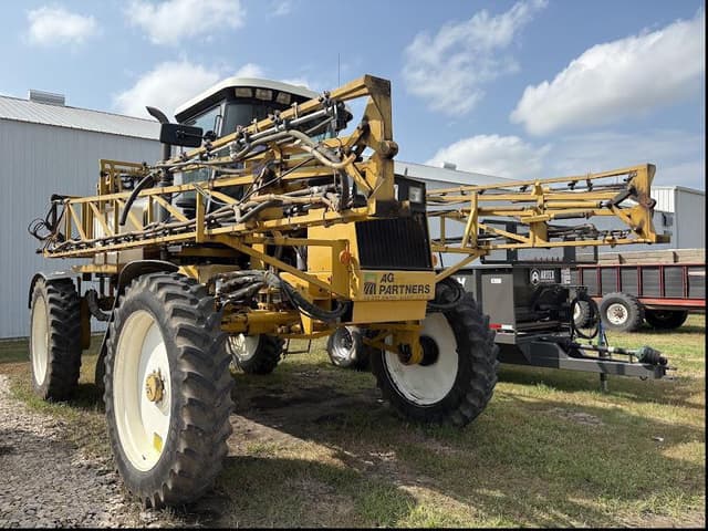 Image of Ag-Chem RoGator 854 equipment image 2