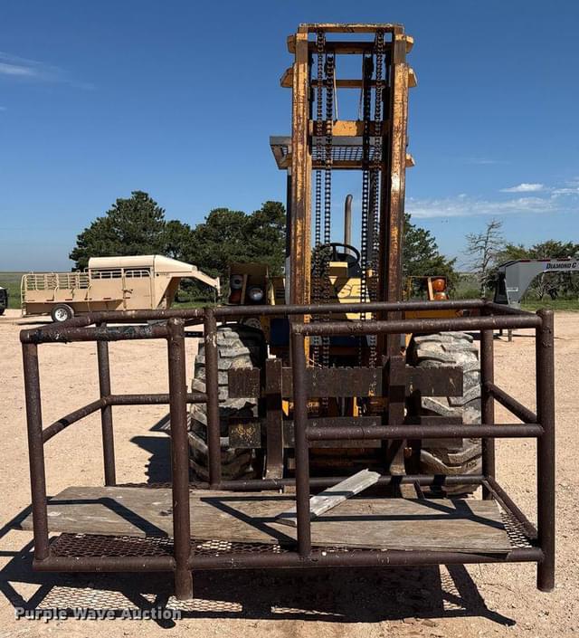 Image of Case 585E equipment image 1