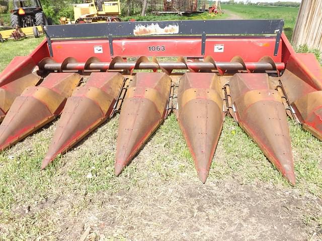 Image of Case IH 1063 equipment image 1