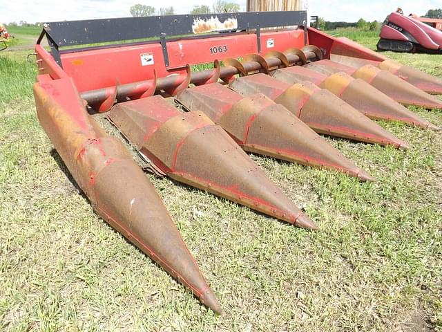 Image of Case IH 1063 equipment image 2