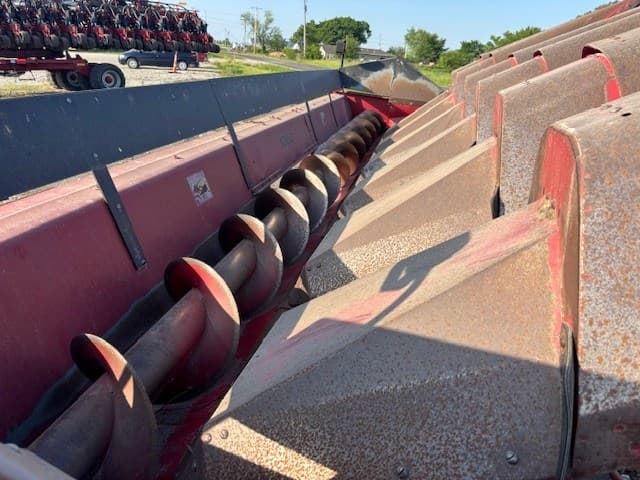 Image of Case IH 1083 equipment image 4