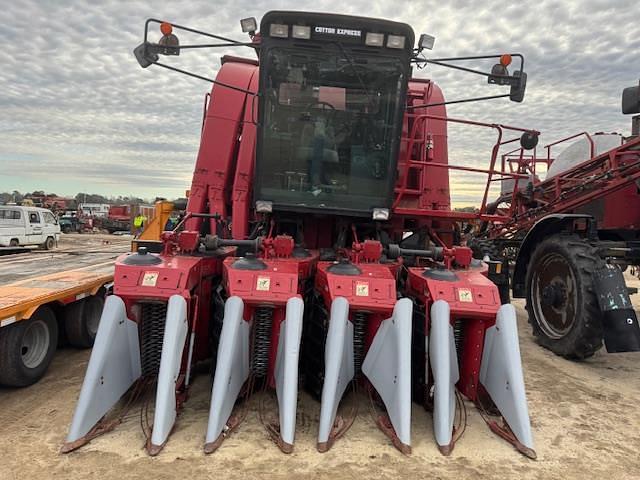 Image of Case IH 2055 equipment image 1