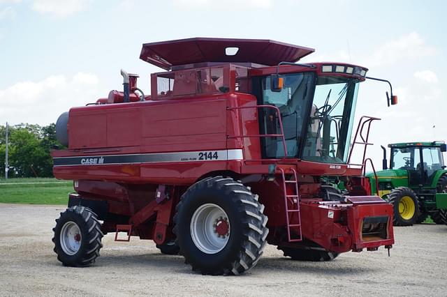 Image of Case IH 2144 equipment image 2