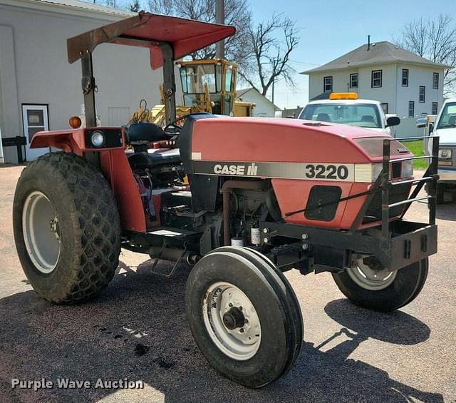 Image of Case IH 3220 equipment image 2