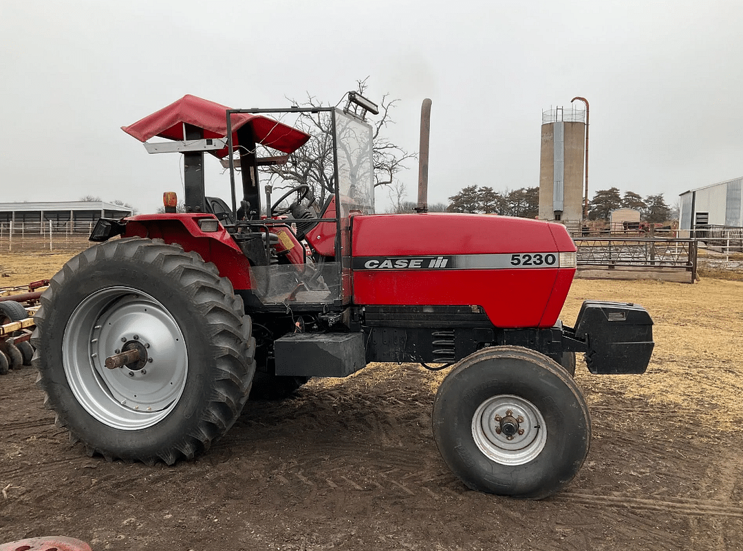 Image of Case IH 5230 Image 1