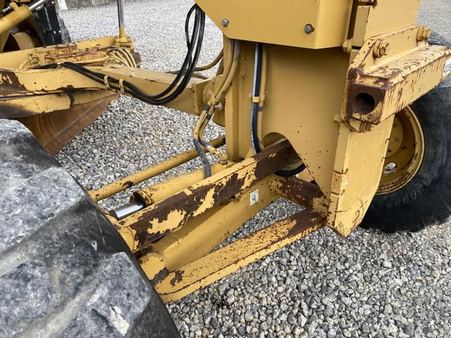 Image of Caterpillar 140H equipment image 4
