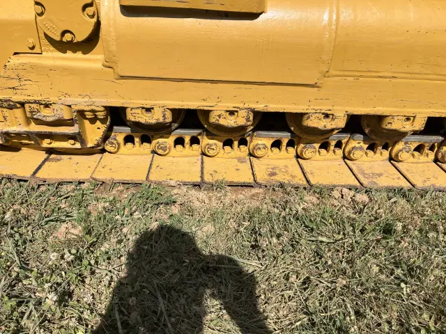 Image of Caterpillar 953C equipment image 4
