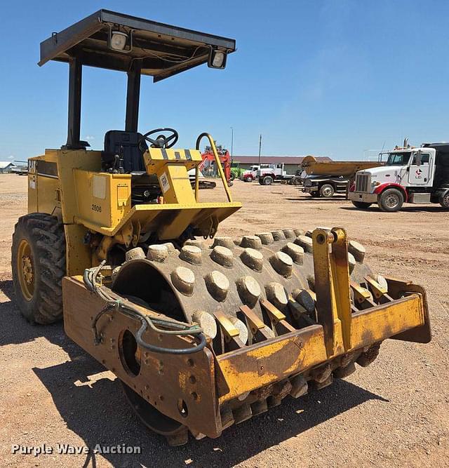 Image of Caterpillar CP-433C equipment image 2