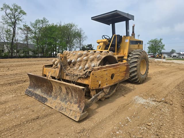 Image of Caterpillar CP-563C equipment image 1