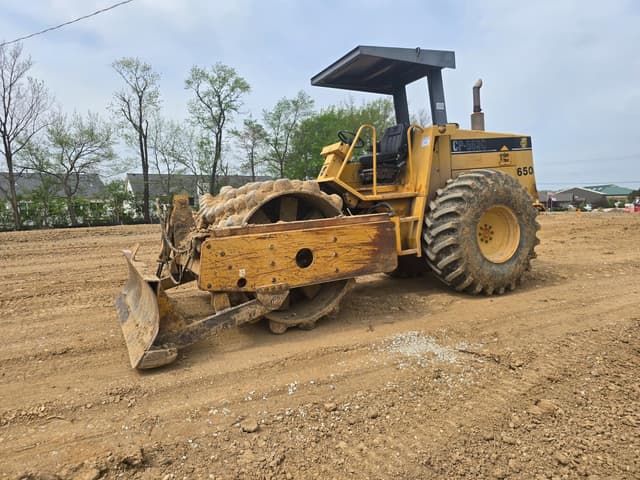 Image of Caterpillar CP-563C equipment image 3