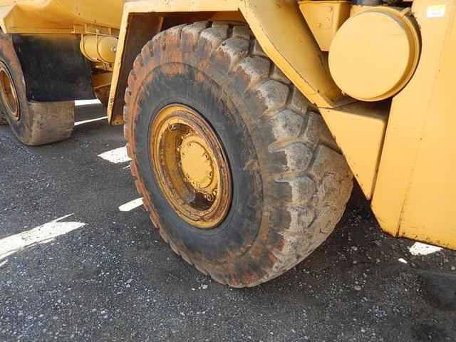 Image of Caterpillar D250E equipment image 3