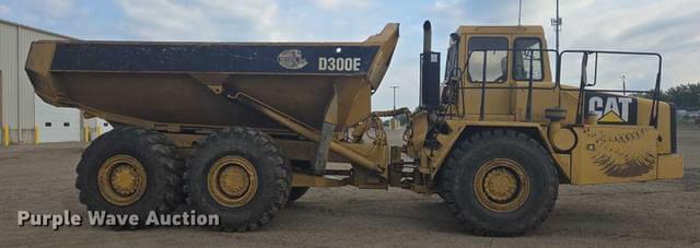 Image of Caterpillar D300E equipment image 3