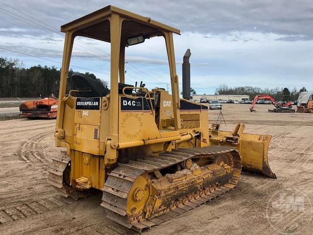 Image of Caterpillar D4C equipment image 4