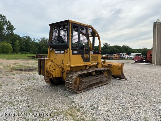 Image of Caterpillar D4C equipment image 4