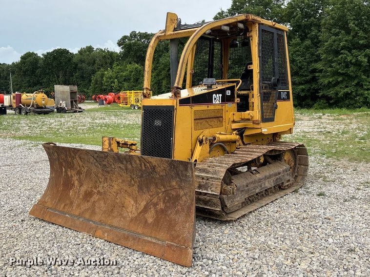 1997 Caterpillar D4C Equipment Image0