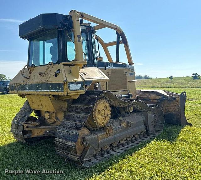 Image of Caterpillar D6M equipment image 4