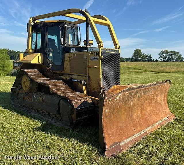 Image of Caterpillar D6M equipment image 2