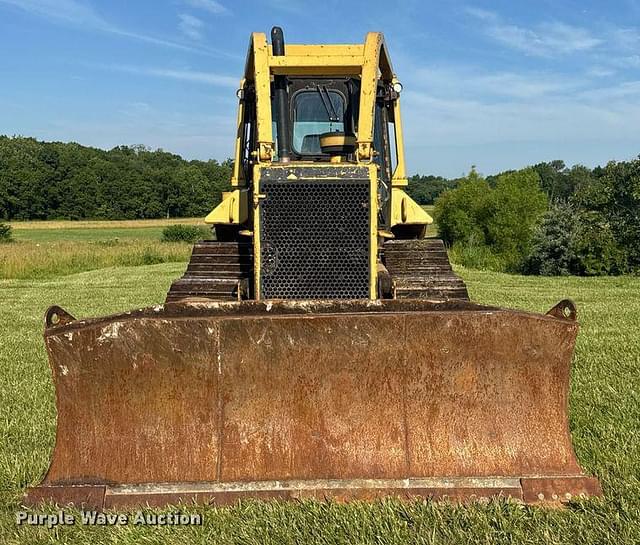 Image of Caterpillar D6M equipment image 1