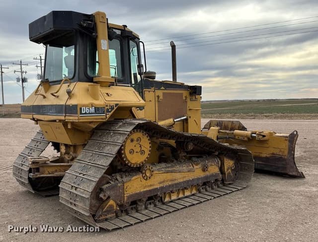Image of Caterpillar D6M equipment image 4