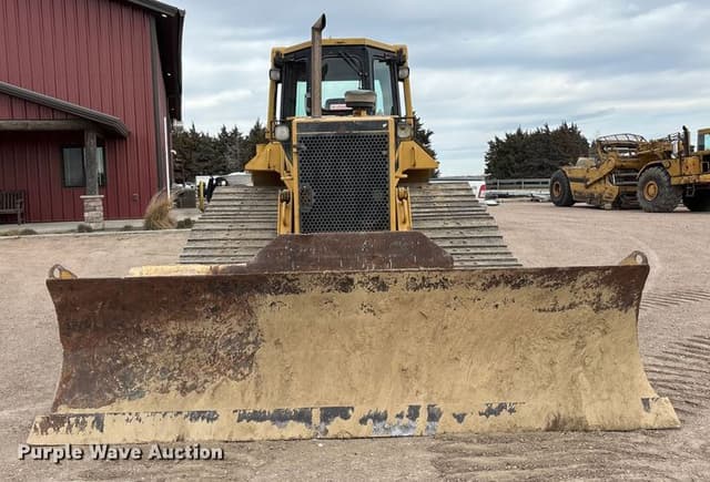 Image of Caterpillar D6M equipment image 1