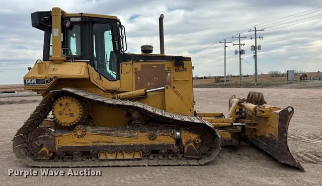 Image of Caterpillar D6M equipment image 3