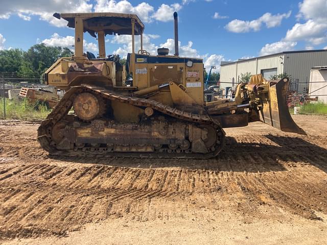 Image of Caterpillar D6M equipment image 1