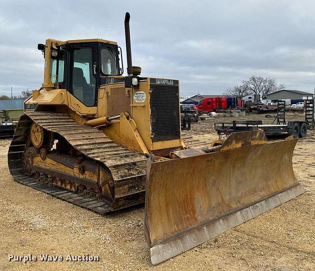 Image of Caterpillar D6M LGP equipment image 2