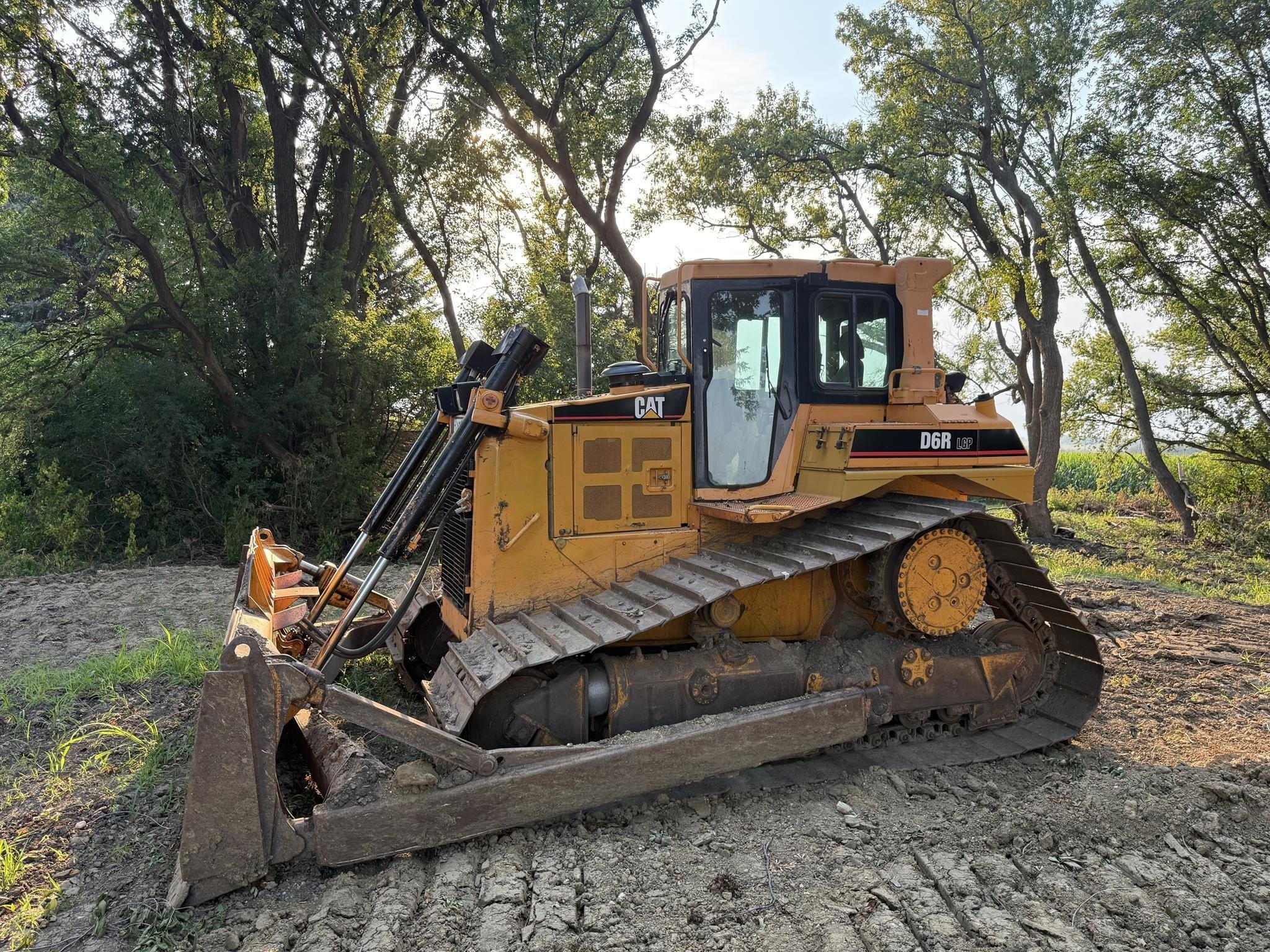 1997 Caterpillar D6R LGP Equipment Image0
