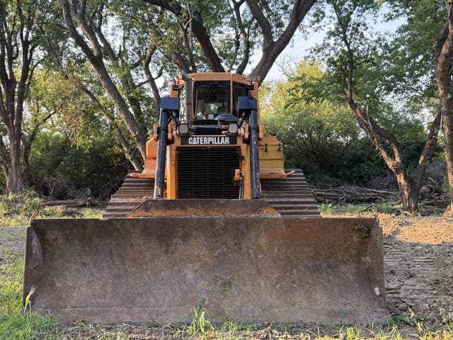 Image of Caterpillar D6R LGP equipment image 4