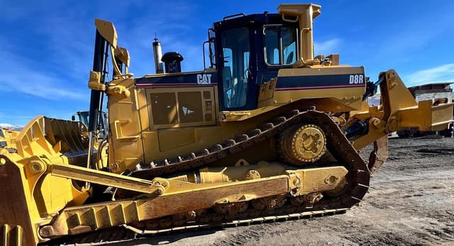Image of Caterpillar D8R equipment image 3