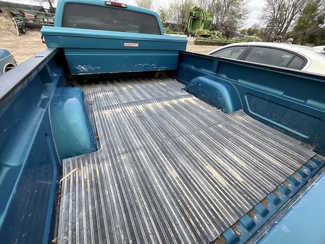 Image of Chevrolet 1500 equipment image 4