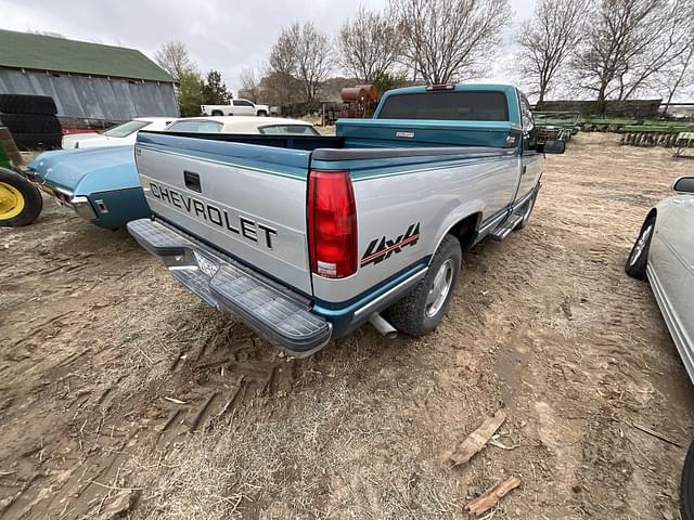 Image of Chevrolet 1500 equipment image 3