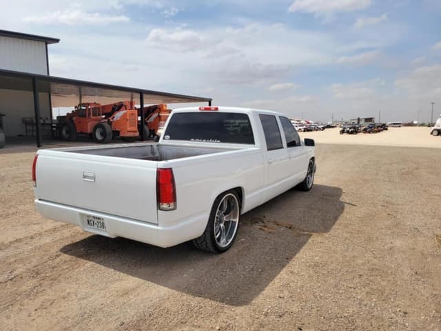 Image of Chevrolet 1500 equipment image 4
