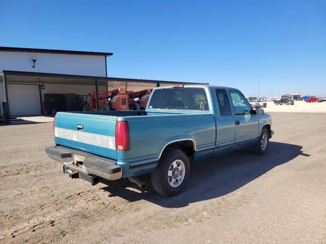 Image of Chevrolet 1500 equipment image 4